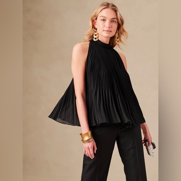 Banana Republic- Radiant Halter Tank - Medium NWT - Picture 5 of 8